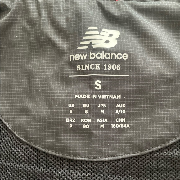 New Balance Windbreaker jacket - Picture 5 of 6